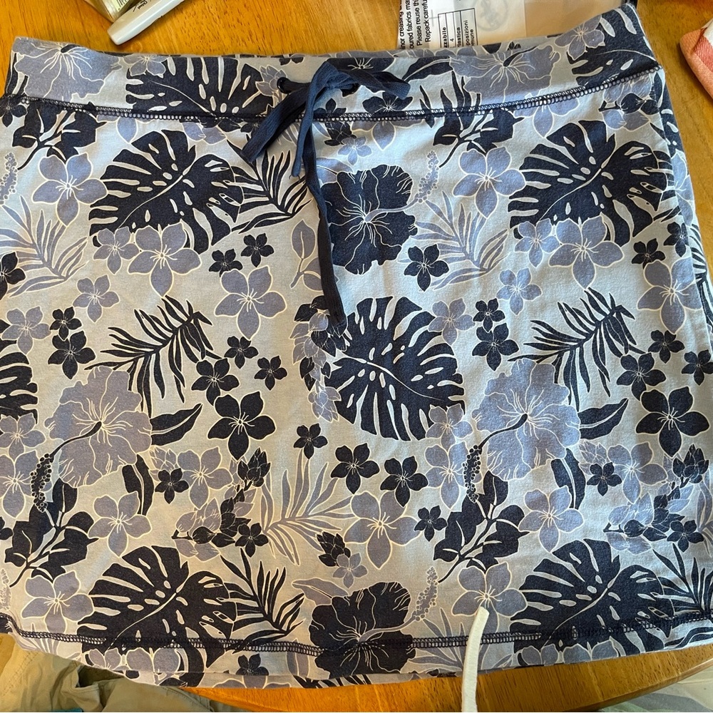 Summer skort stretches tropical print